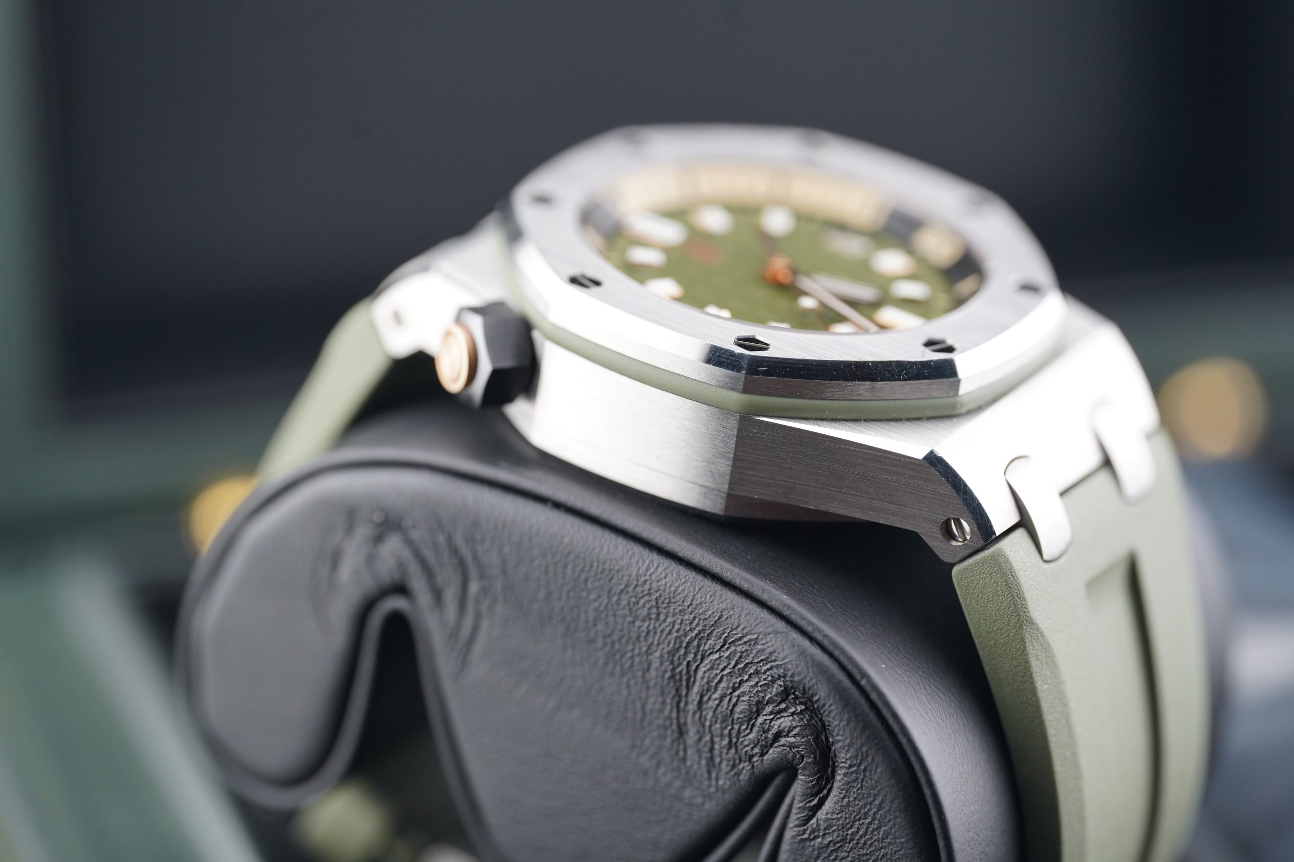 Audemars Piguet Royal Oak Offshore Diver 42mm Diver Green - NY Watch Market