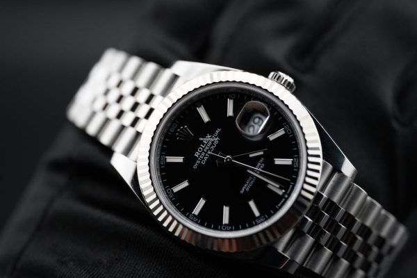 Rolex Datejust 41 Black Dial 126334 18kt White gold Fluted bezel B/P
