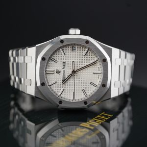 Audemars Piguet Royal Oak 15500st White Dial Fullkit 41mm Freshly serviced and Sealed by AP 9/2025