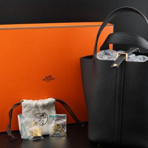 Hermès Picotin Lock 18 Noir with Gold Hardware (2025) BNIB