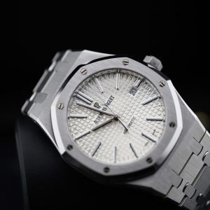 Audemars Piguet Royal Oak Selfwinding 15400ST Pre-Owned Silver Dial