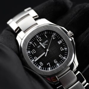 Patek Philippe Aquanaut
      5167/1A Stainless Steel Bracelet Black Dial Full Set