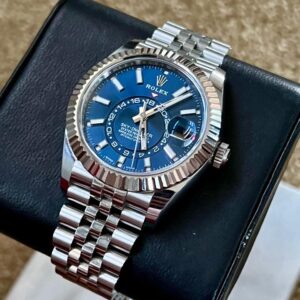 Rolex Sky-Dweller 326934 rare Blue dial Jubilee Bracelet New Card