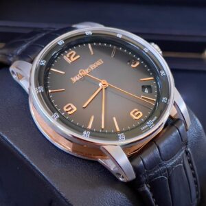 Audemars Piguet Code 11.59 Like new Code 11.59 white gold/rose gold with grey sunburst dial.