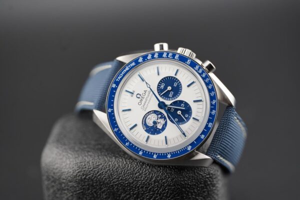 Omega Speedmaster Professional Moonwatch New 2026 Silver Snoopy Award Moonwatch 50th Anniversary