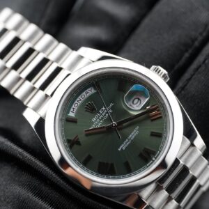 Rolex Day-Date 40mm Platinum Smooth Bezel Olive Green Roman Dial