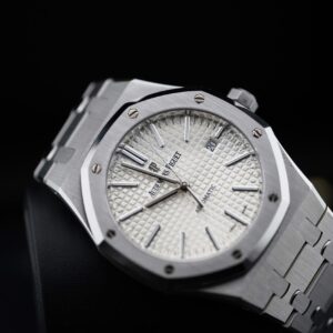 Audemars Piguet Royal Oak 15400ST Pre-Owned Silver Dial
