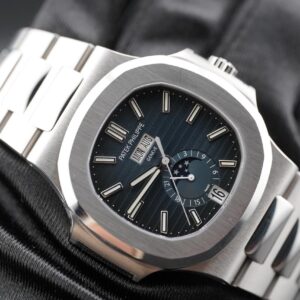 Patek Philippe Nautilus 5726/1A Blue Annual Calendar Moonphase Full Set Unpolished